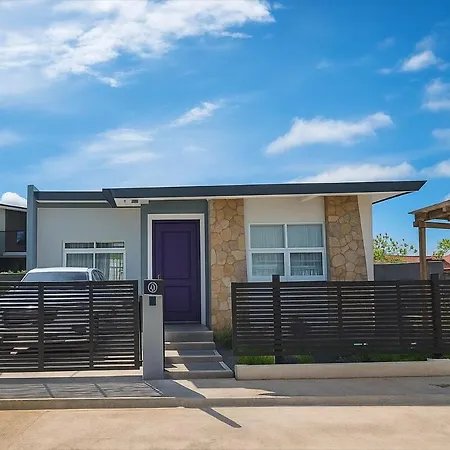 Tiny Home In Tagaytay With 500Mbps Wifi